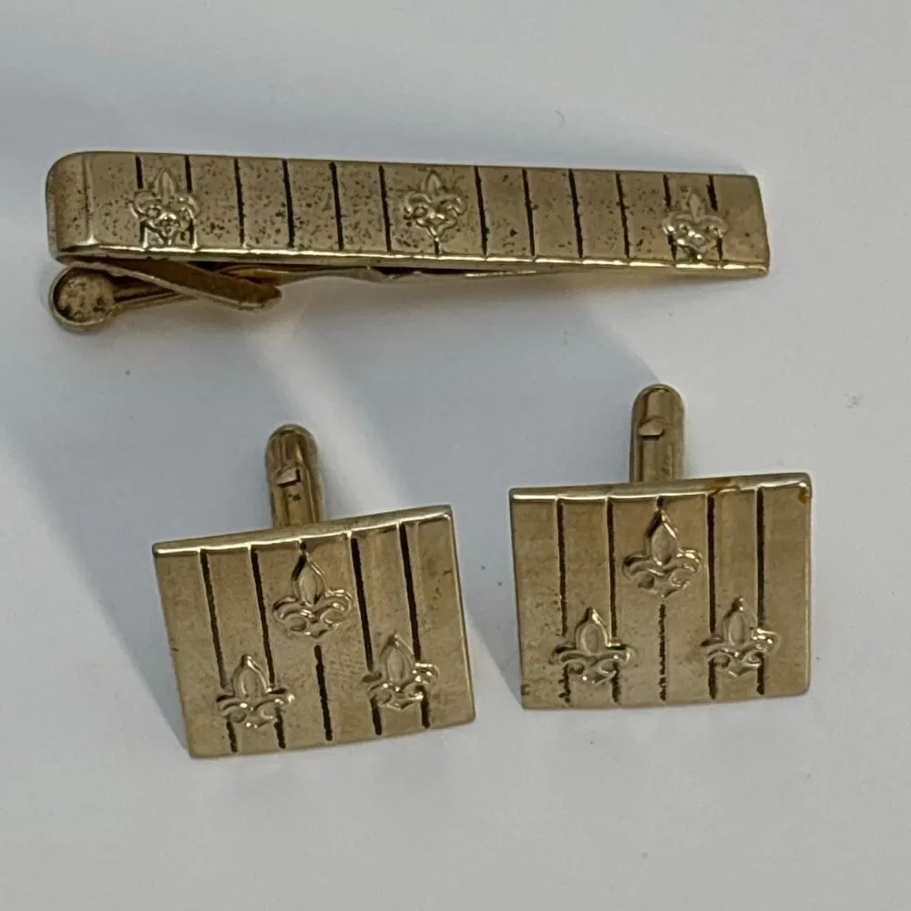 Vintage SWANK gold tone tie tack bar & cufflinks new orleans saints Fleur de Lis